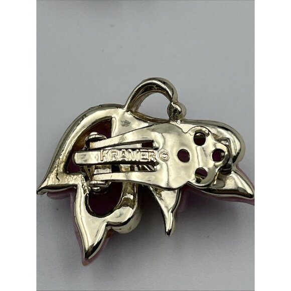 KRAMER Signed Clip On Vintage Earrings Purple Lilac THERMOSET FLORAL Gold Tone - Picture 3 of 4